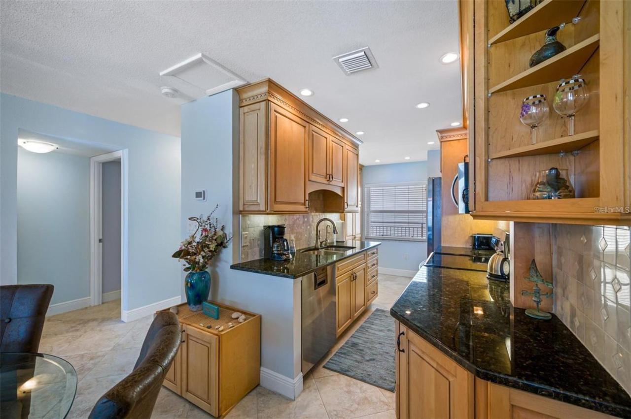 Oceanfront View Of Madeira Beach, Steps To The Beach - Madeira Norte Condo St. Pete Beach Eksteriør billede